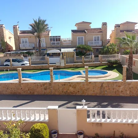 Hébergement de vacances Charming In Private Urbanization Royal Interpark Torrevieja