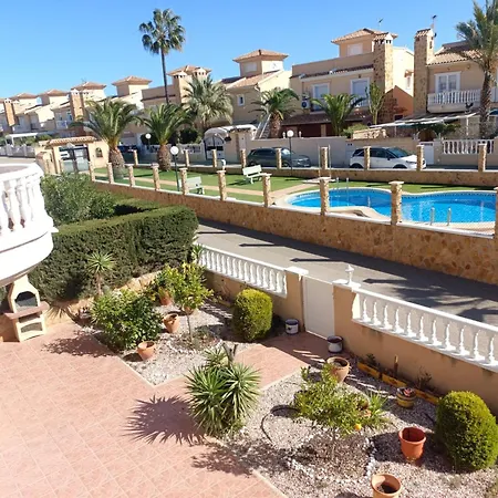 Hébergement de vacances Charming In Private Urbanization Royal Interpark Torrevieja